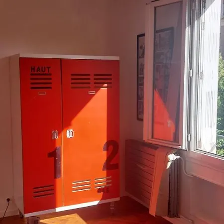 Calme Et Lumineux. B&b. 3 Bed and breakfast