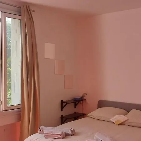 Bed & Breakfast Calme Et Lumineux. B&b. 3 Neuilly-sur-Seine