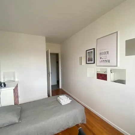 Calme Et Lumineux. B&b. 3 Bed & Breakfast Neuilly-sur-Seine