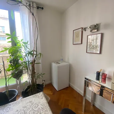 Calme Et Lumineux. B&b. 3 Neuilly-sur-Seine
